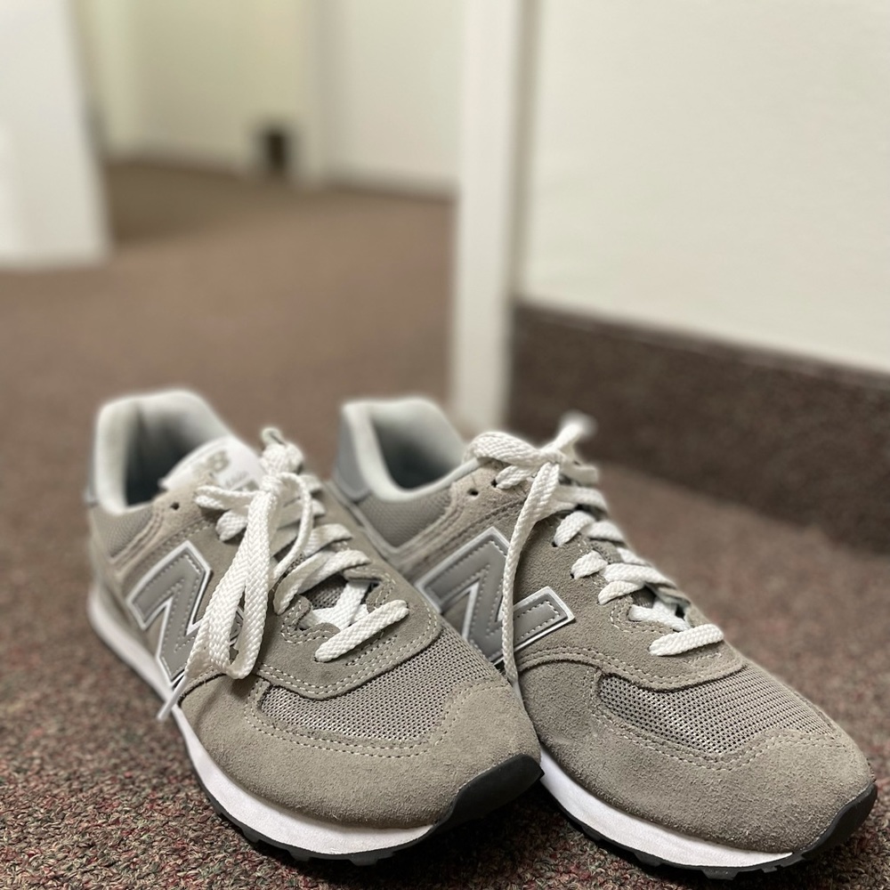 New Balance 574 Gray size 8 Women’s